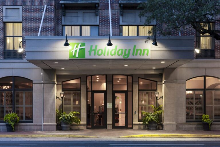 1. Holiday Inn Savannah Historic District 1024x683