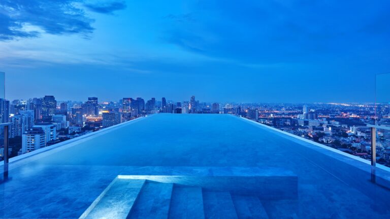 Infinity Rooftop Pool for Suite guests 3