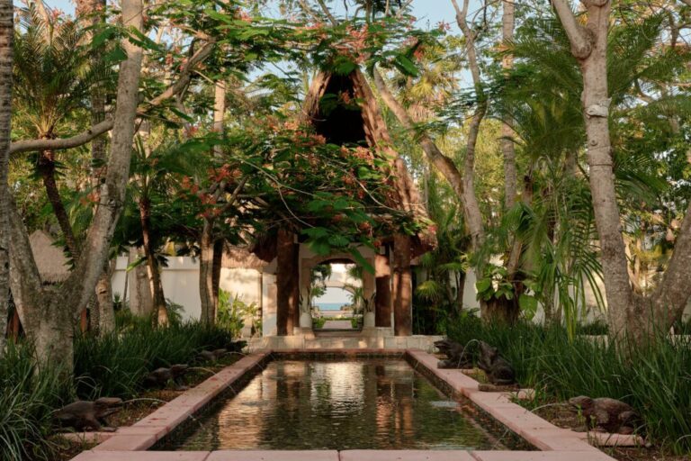 MAR Ranas Fountain with view through lobby Credit William Jess Laird 1024x683