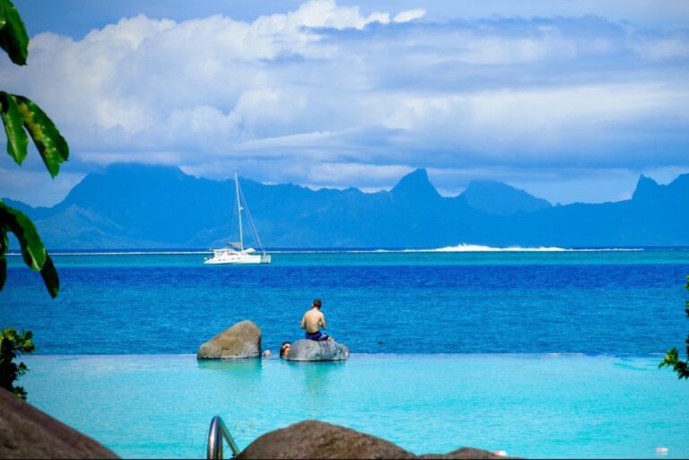 Tahiti Kazuo Ota Unsplash e1611074386201 1024x684