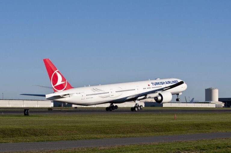 Turkish Airlines 777 1024x681