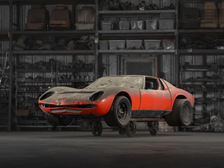 Lamborghini Miura auction red