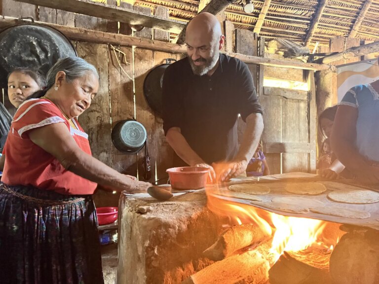 6 Cooking in Guatemala with a local family. CREDIT GLOBAL HUMANITARIA e1729262022976