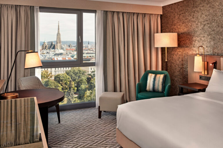 Hilton Vienna Park hotel king premium room with park view hilton 1024x683