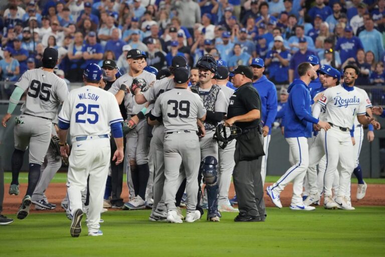 yankees royals benches clear scaled