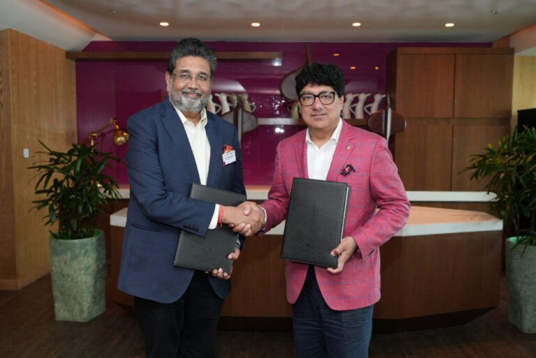 left L to R Mr. Harshavardhan Neotia and Mr. Puneet Chhatwal ihcl enters into a strategic alliance with tree of life resorts and hotels 1024x684