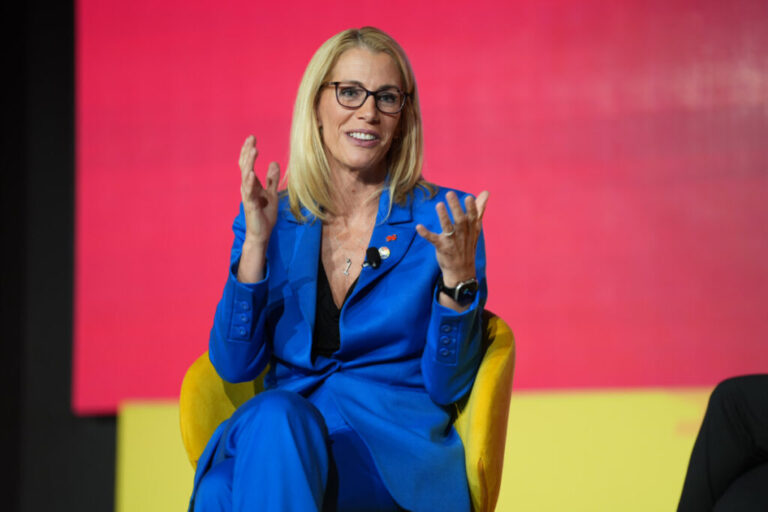 sara nelson union boss for flight attendants speaking at skift global forum 2024 1024x682