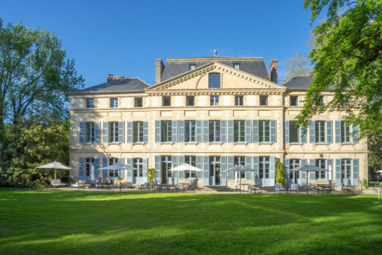 domaine de primard a luxury hotel that is part of domaine de fontenille hotel group 1024x683