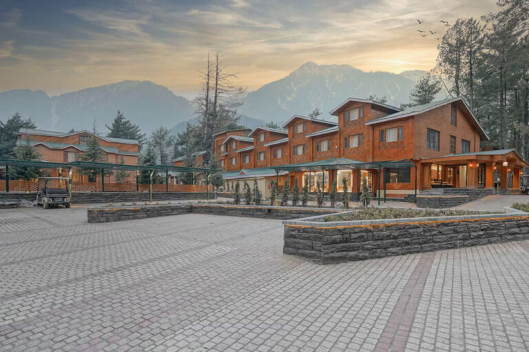 Radisson Golf Resort Pahalgam 1024x683